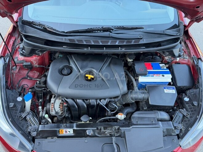 Hyundai Elantra-21