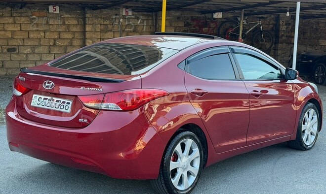 Hyundai Elantra-7