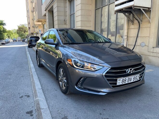 Hyundai Elantra-2