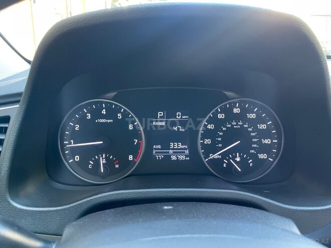 Hyundai Elantra-13