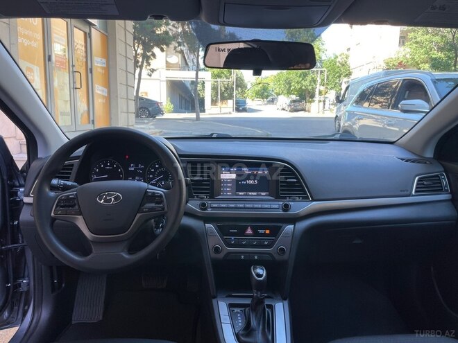 Hyundai Elantra-7