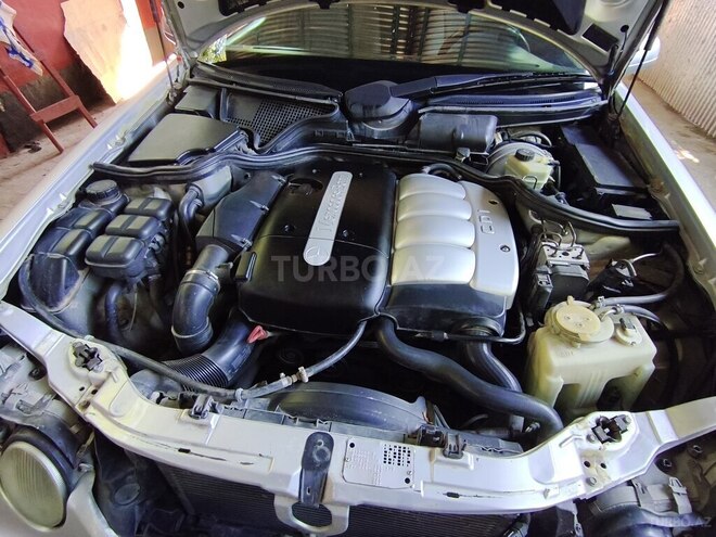 Mercedes E 220-7