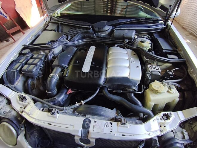 Mercedes E 220-8