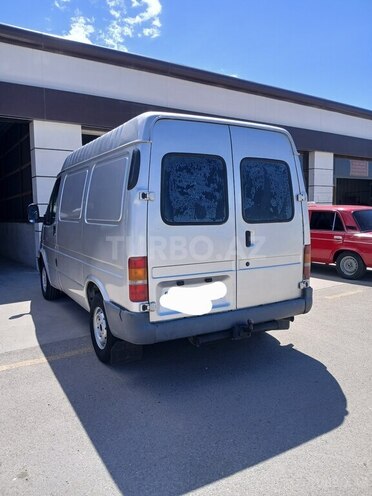 Ford Transit-3