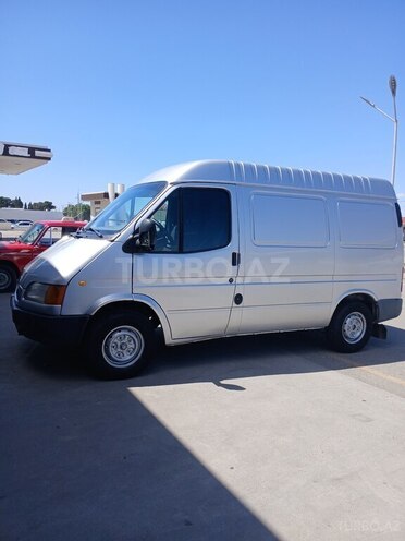 Ford Transit-4