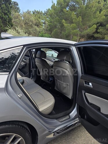 Hyundai Sonata-10