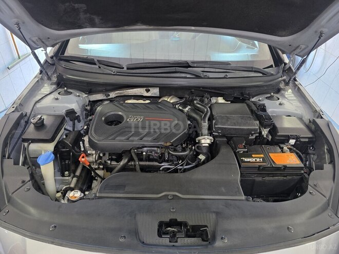 Hyundai Sonata-13