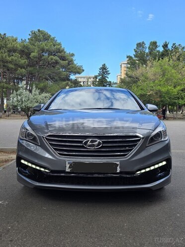Hyundai Sonata-12