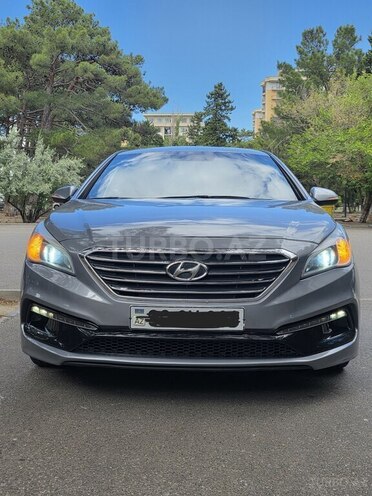 Hyundai Sonata-16