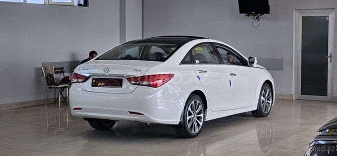 Hyundai Sonata-6