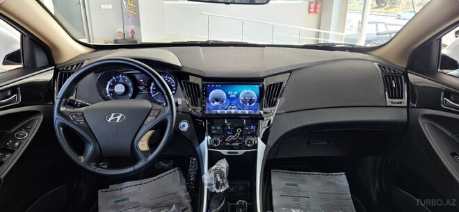 Hyundai Sonata-11