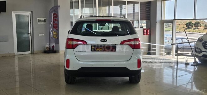 Kia Sorento-13