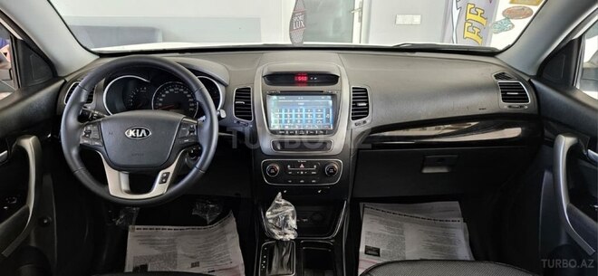 Kia Sorento-12