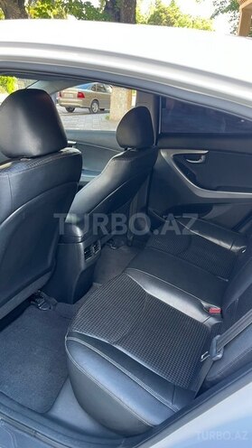 Hyundai Avante-10