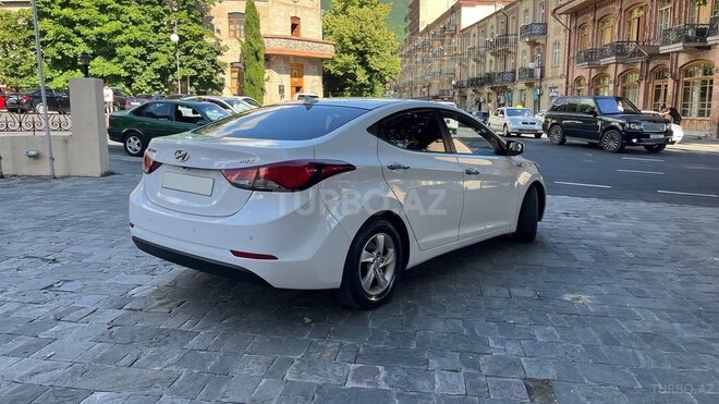 Hyundai Avante-2