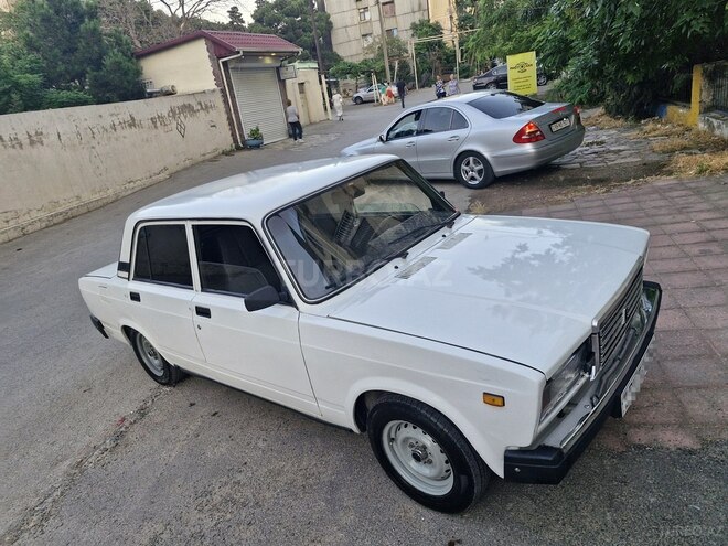 LADA (VAZ) 2107-2