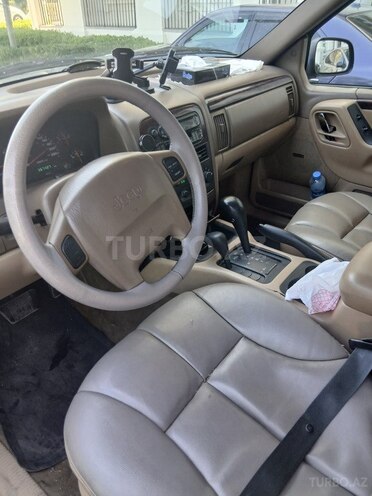 Jeep Grand Cherokee-10