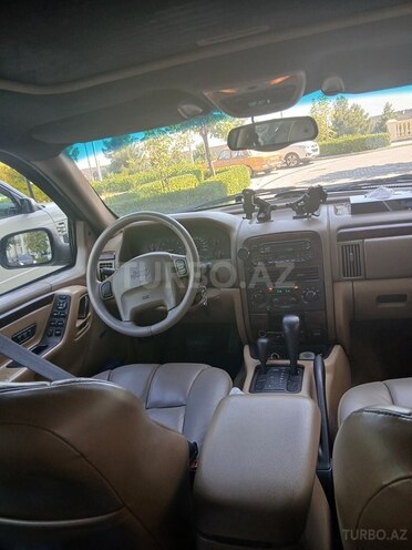 Jeep Grand Cherokee-12