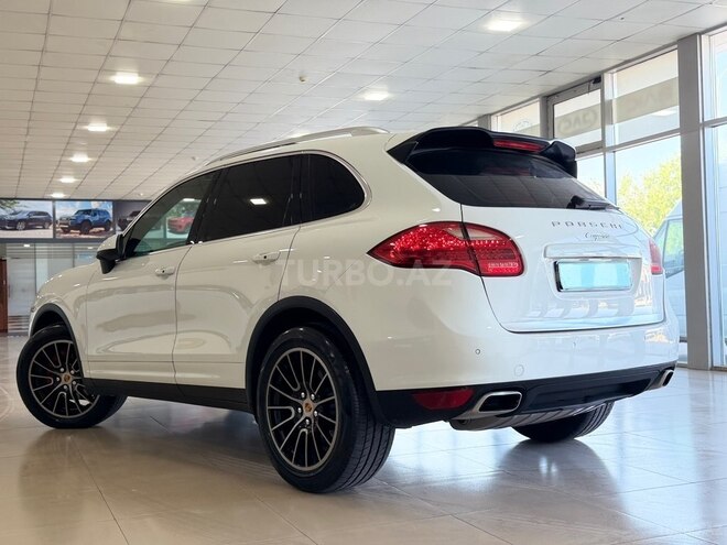 Porsche Cayenne-8