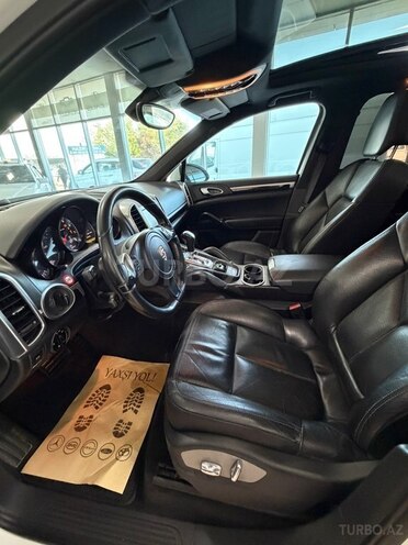 Porsche Cayenne-10