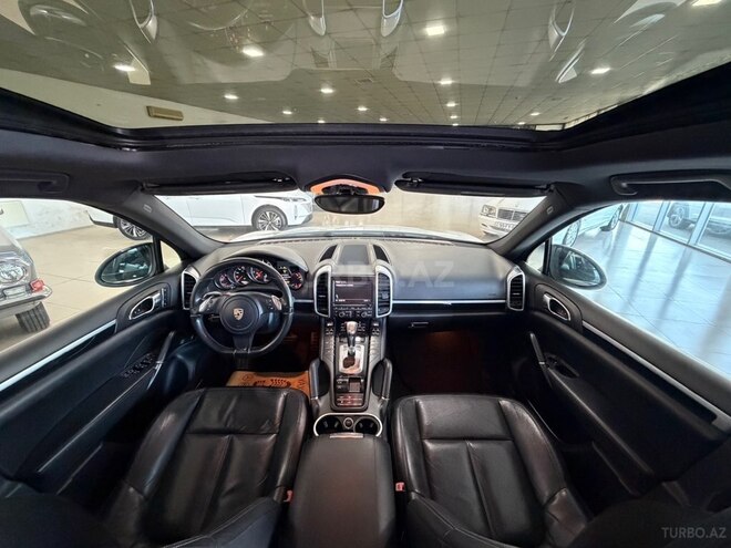 Porsche Cayenne-13
