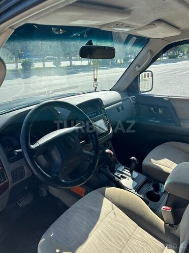 Mitsubishi Pajero-9