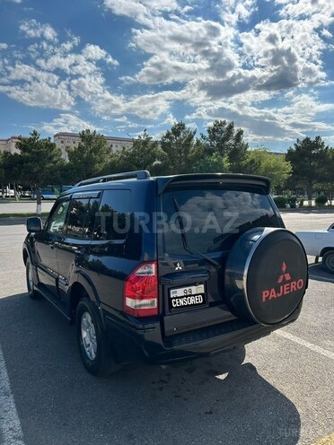 Mitsubishi Pajero-5