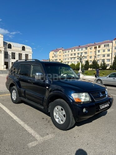 Mitsubishi Pajero-7