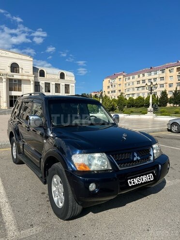 Mitsubishi Pajero-3