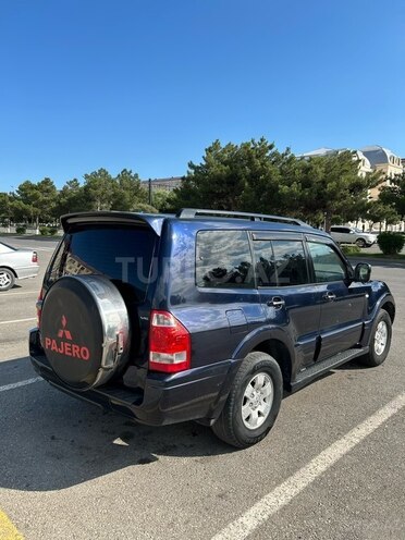 Mitsubishi Pajero-6
