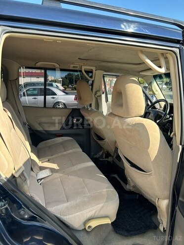 Mitsubishi Pajero-13