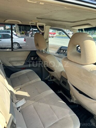 Mitsubishi Pajero-14