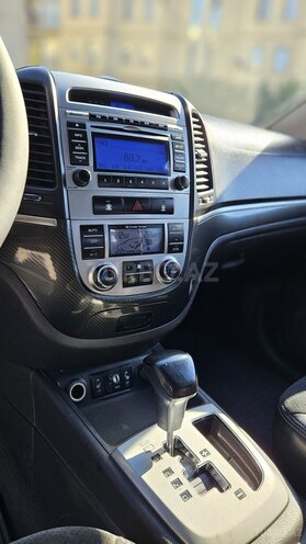 Hyundai Santa Fe-12