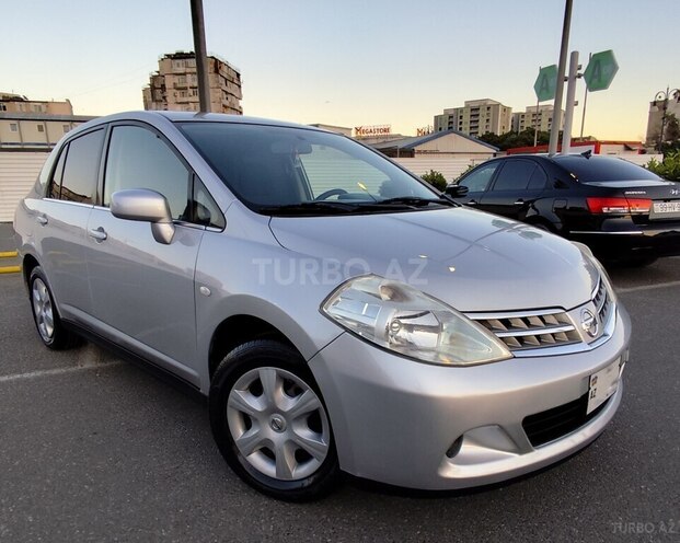 Nissan Tiida-3