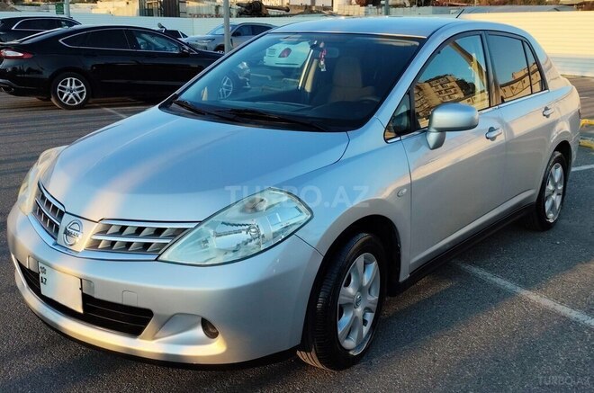 Nissan Tiida-8