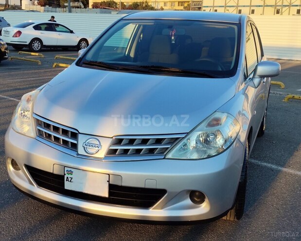Nissan Tiida-10
