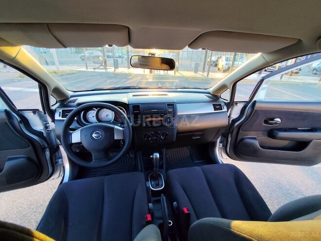 Nissan Tiida-20