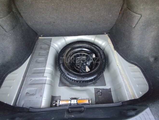 Nissan Tiida-18