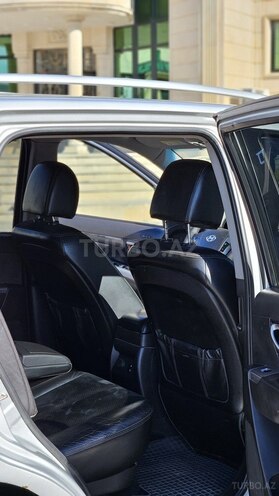 Hyundai Santa Fe-6
