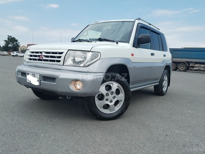Mitsubishi Pajero io-2