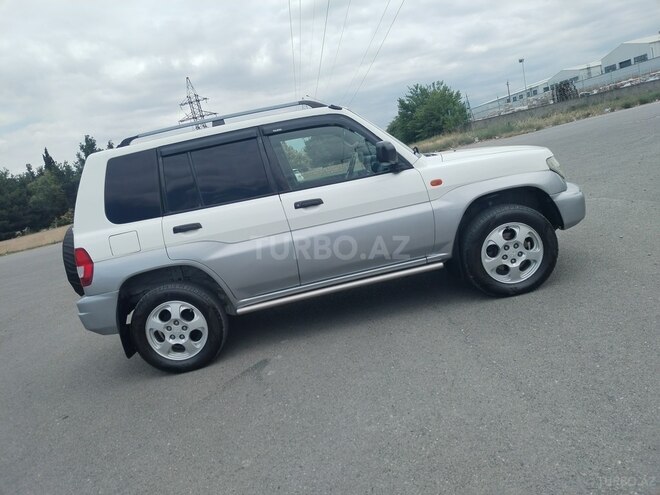 Mitsubishi Pajero io-3