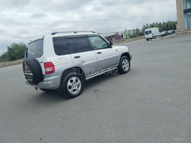 Mitsubishi Pajero io-4