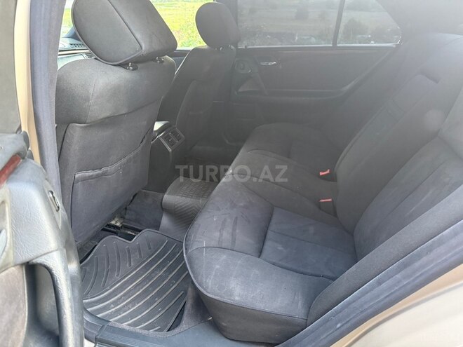 Mercedes E 200-7