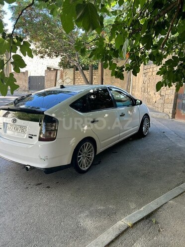 Toyota Prius-2