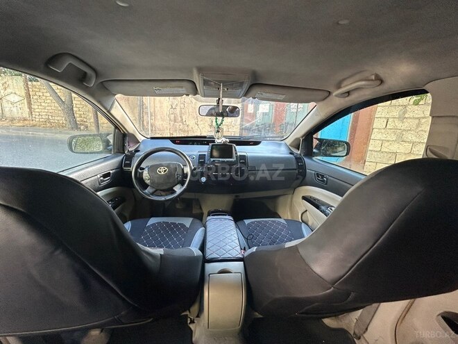 Toyota Prius-3