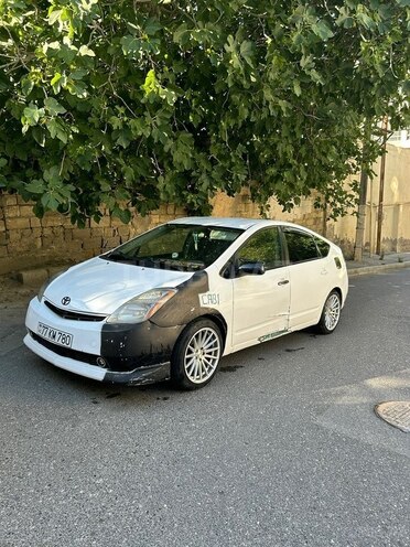 Toyota Prius-4