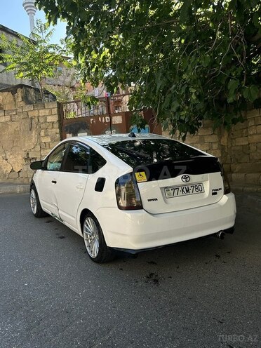 Toyota Prius-5