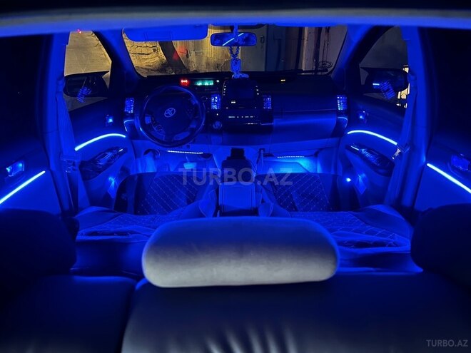 Toyota Prius-8