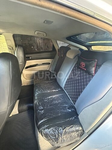 Toyota Prius-7