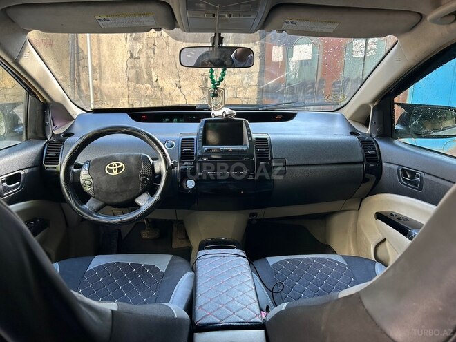 Toyota Prius-6